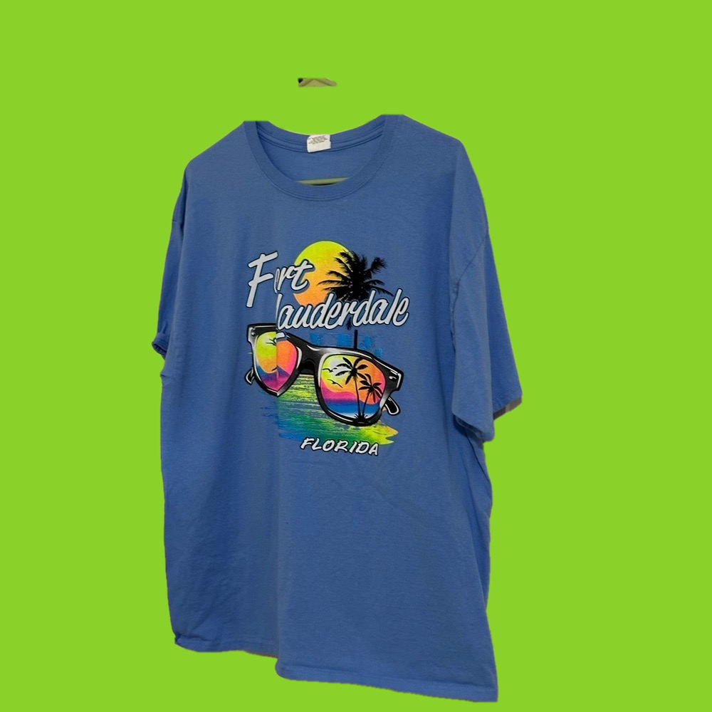 Men’s Fort Lauderdale tee in blue. Size XL.